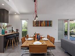 Modern Countryside Villa Near the Sea, Private Swimming Pool, Lovely G