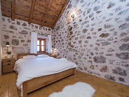 Cozy Holiday Home With Garden in Starigrad