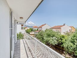 Comfortable Villa in Orebić with Garden near Seabeach