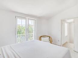 Comfortable Villa in Orebić with Garden near Seabeach