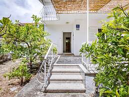 Comfortable Villa in Orebić with Garden near Seabeach