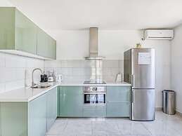 Comfortable Villa in Orebić with Garden near Seabeach