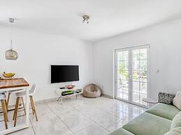 Comfortable Villa in Orebić with Garden near Seabeach