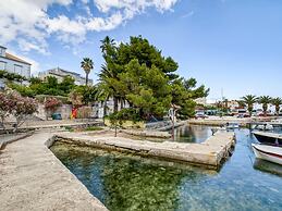 Comfortable Villa in Orebić with Garden near Seabeach