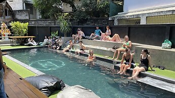 BED STATION HOSTEL KHAOSAN