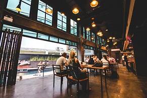 BED STATION HOSTEL KHAOSAN