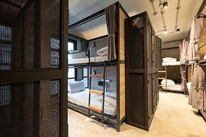 BED STATION HOSTEL KHAOSAN