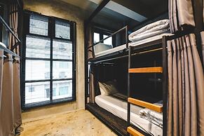 BED STATION HOSTEL KHAOSAN