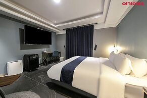 El Tower Hotel