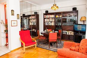 Vintage Apartment in Downtown Athens