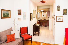 Vintage Apartment in Downtown Athens