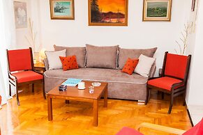 Vintage Apartment in Downtown Athens