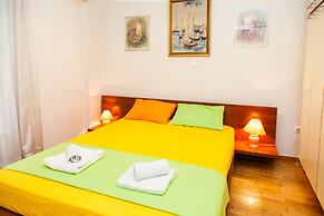 Vintage Apartment in Downtown Athens