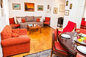 Vintage Apartment in Downtown Athens
