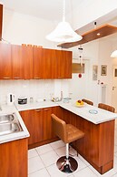 Vintage Apartment in Downtown Athens