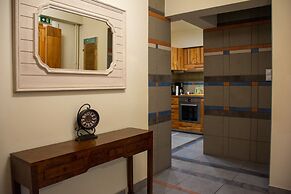 Handcrafted Unique Flat - Acropolis