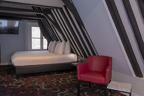 Eden Studios and Apartments