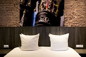 Eden Studios and Apartments