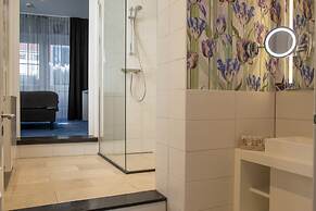 Eden Studios and Apartments