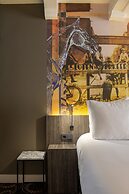 Eden Studios and Apartments