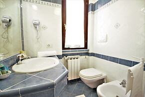 Holidaycasa Emiliano - Villa con Giardino Privato