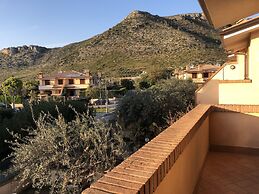 Holidaycasa Emiliano - Villa con Giardino Privato