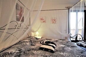 Holidaycasa Emiliano - Villa con Giardino Privato