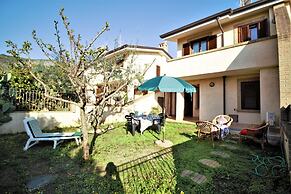 Holidaycasa Emiliano - Villa con Giardino Privato