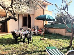 Holidaycasa Emiliano - Villa con Giardino Privato