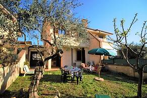 Holidaycasa Emiliano - Villa con Giardino Privato