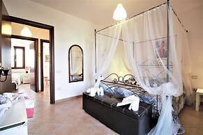 Holidaycasa Emiliano - Villa con Giardino Privato