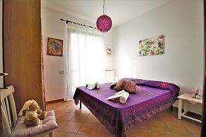 Holidaycasa Emiliano - Villa con Giardino Privato