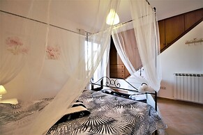 Holidaycasa Emiliano - Villa con Giardino Privato