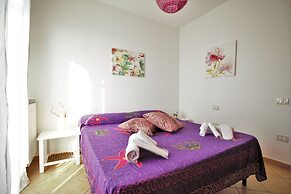 Holidaycasa Emiliano - Villa con Giardino Privato