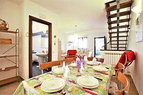 Holidaycasa Emiliano - Villa con Giardino Privato