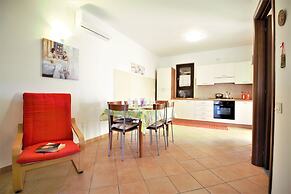 Holidaycasa Emiliano - Villa con Giardino Privato