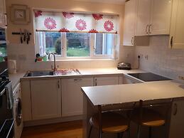 Cherry Palace 3 BD Parking Spaces groups