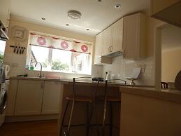 Cherry Palace 3 BD Parking Spaces groups