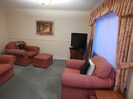 Cherry Palace 3 BD Parking Spaces groups