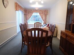 Cherry Palace 3 BD Parking Spaces groups