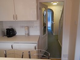 Cherry Palace 3 BD Parking Spaces groups