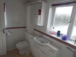 Cherry Palace 3 BD Parking Spaces groups