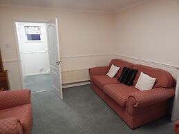 Cherry Palace 3 BD Parking Spaces groups