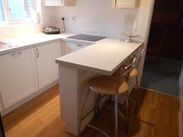 Cherry Palace 3 BD Parking Spaces groups