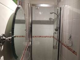 Cherry Palace 3 BD Parking Spaces groups