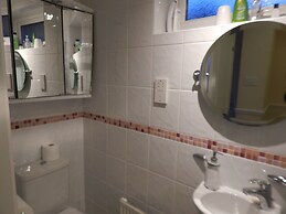 Cherry Palace 3 BD Parking Spaces groups