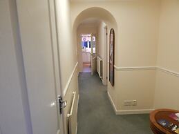 Cherry Palace 3 BD Parking Spaces groups