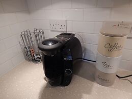 Cherry Palace 3 BD Parking Spaces groups