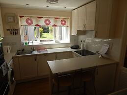 Cherry Palace 3 BD Parking Spaces groups