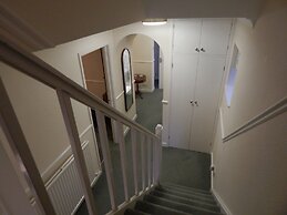 Cherry Palace 3 BD Parking Spaces groups